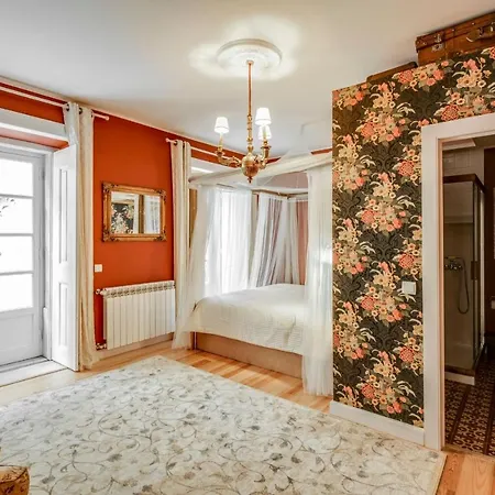 Апартаменты Luxa Charm House By Lovelystay *
